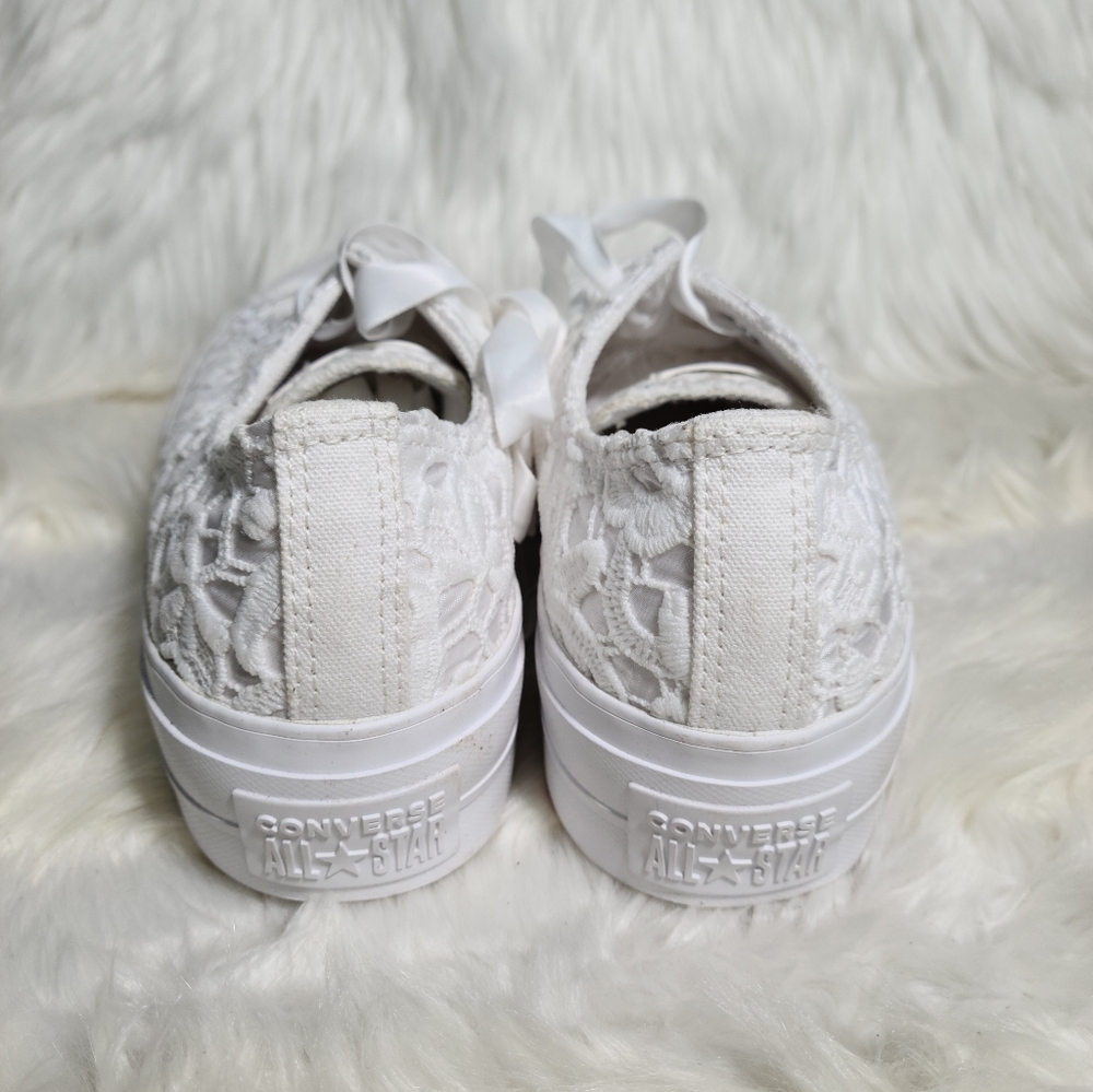 Converse Chuck Taylor All Star Lift Platform White Women 7 NWOB - Picture 3 of 6